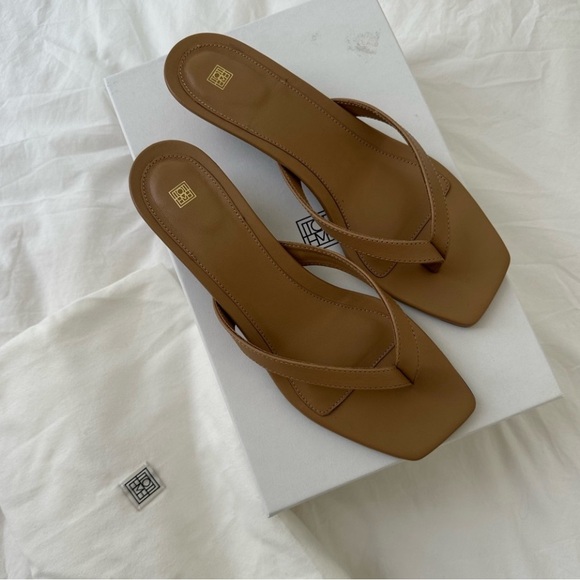 Totême The Flip-Flop Heel | Size 39 - Picture 5 of 7
